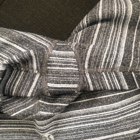 Lululemon Crop Leggings - Picture 8 of 8